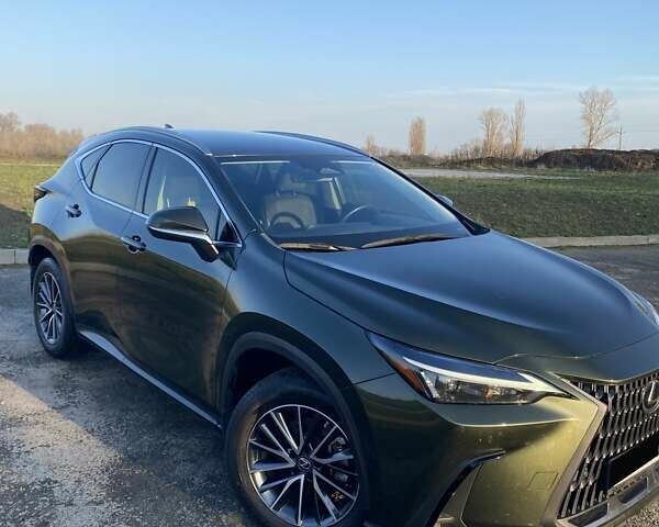 Зеленый Лексус НХ, объемом двигателя 1.99 л и пробегом 35 тыс. км за 43000 $, фото 3 на Automoto.ua