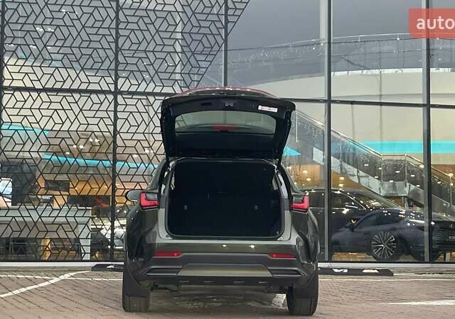 Зеленый Лексус НХ, объемом двигателя 1.99 л и пробегом 45 тыс. км за 40326 $, фото 9 на Automoto.ua