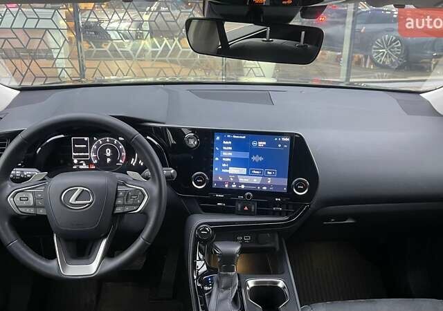 Зеленый Лексус НХ, объемом двигателя 1.99 л и пробегом 45 тыс. км за 40326 $, фото 7 на Automoto.ua