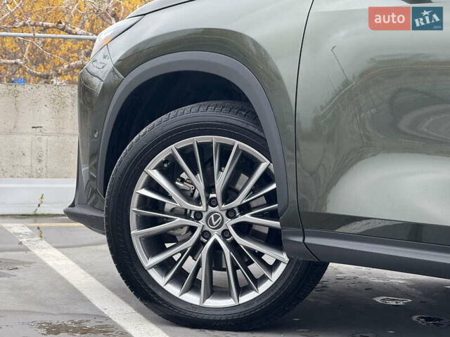 Зеленый Лексус НХ, объемом двигателя 2.49 л и пробегом 40 тыс. км за 59900 $, фото 10 на Automoto.ua