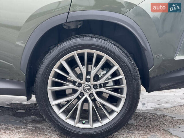 Зеленый Лексус НХ, объемом двигателя 2.49 л и пробегом 40 тыс. км за 59900 $, фото 11 на Automoto.ua