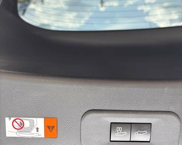 Зелений Лексус НХ, об'ємом двигуна 2.49 л та пробігом 37 тис. км за 61700 $, фото 30 на Automoto.ua