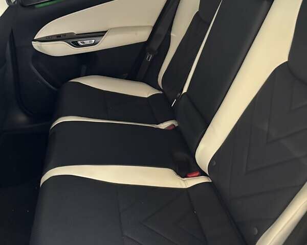 Зелений Лексус НХ, об'ємом двигуна 2.49 л та пробігом 37 тис. км за 61700 $, фото 15 на Automoto.ua