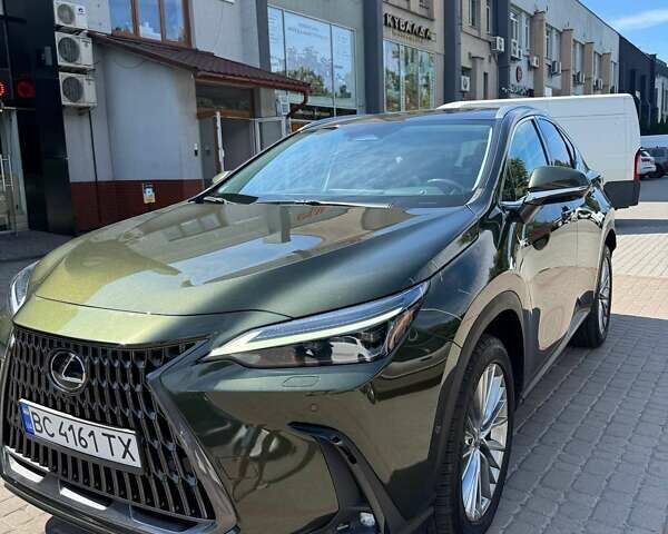 Зеленый Лексус НХ, объемом двигателя 2.49 л и пробегом 49 тыс. км за 54500 $, фото 1 на Automoto.ua
