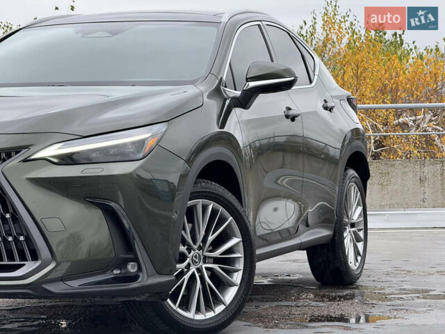 Зеленый Лексус НХ, объемом двигателя 2.49 л и пробегом 40 тыс. км за 59900 $, фото 1 на Automoto.ua