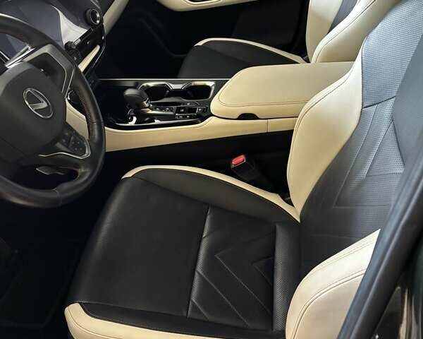 Зелений Лексус НХ, об'ємом двигуна 2.49 л та пробігом 37 тис. км за 61700 $, фото 12 на Automoto.ua