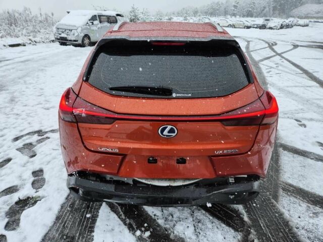 Оранжевый Лексус НХ, объемом двигателя 2 л и пробегом 79 тыс. км за 12500 $, фото 2 на Automoto.ua