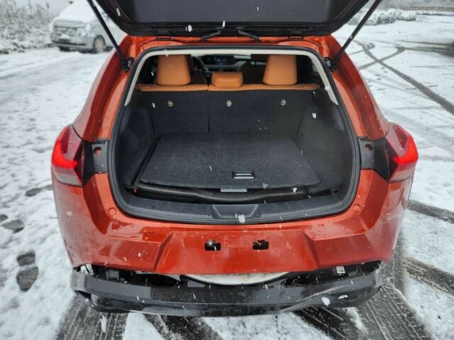 Оранжевый Лексус НХ, объемом двигателя 2 л и пробегом 79 тыс. км за 12500 $, фото 3 на Automoto.ua