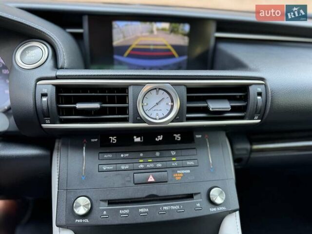 Белый Лексус РС, объемом двигателя 3.46 л и пробегом 120 тыс. км за 27999 $, фото 26 на Automoto.ua