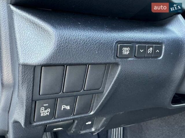 Белый Лексус РС, объемом двигателя 3.46 л и пробегом 120 тыс. км за 27999 $, фото 22 на Automoto.ua