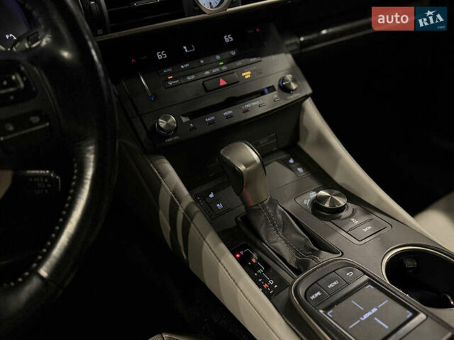 Белый Лексус РС, объемом двигателя 3.46 л и пробегом 120 тыс. км за 26990 $, фото 24 на Automoto.ua