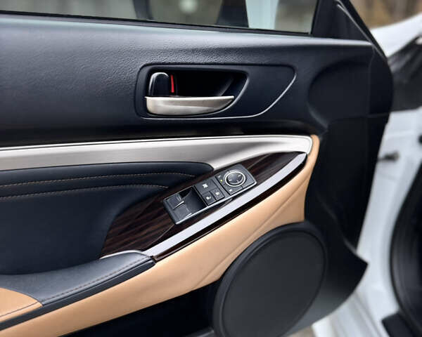 Білий Лексус РС, об'ємом двигуна 2 л та пробігом 62 тис. км за 21900 $, фото 8 на Automoto.ua