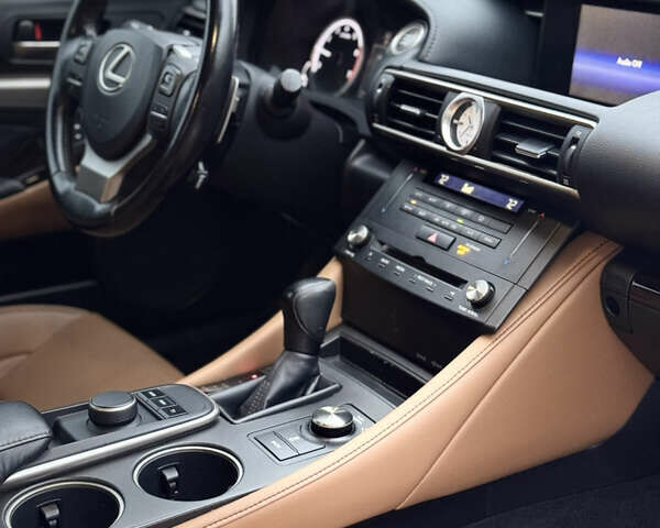 Белый Лексус РС, объемом двигателя 2 л и пробегом 62 тыс. км за 21900 $, фото 14 на Automoto.ua