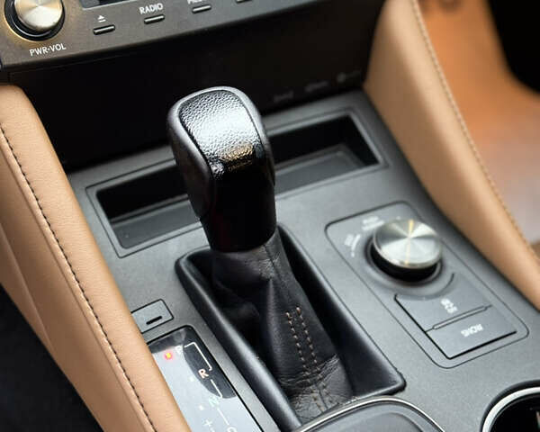 Белый Лексус РС, объемом двигателя 2 л и пробегом 62 тыс. км за 21900 $, фото 11 на Automoto.ua