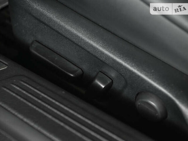 Білий Лексус РС, об'ємом двигуна 3.46 л та пробігом 27 тис. км за 29900 $, фото 23 на Automoto.ua