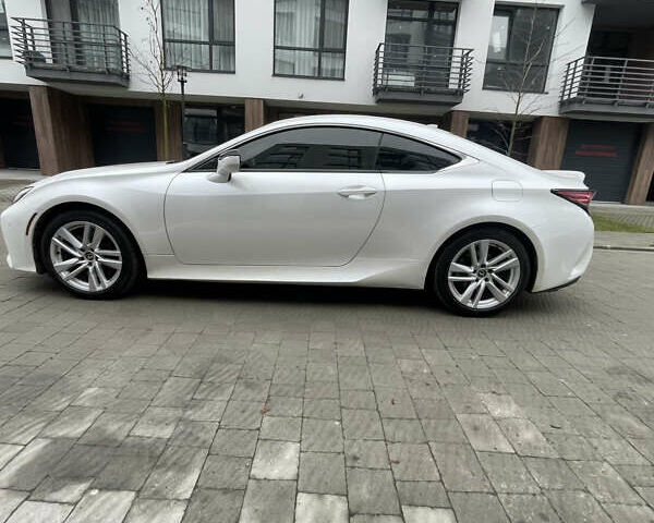 Білий Лексус РС, об'ємом двигуна 0 л та пробігом 2 тис. км за 28000 $, фото 2 на Automoto.ua