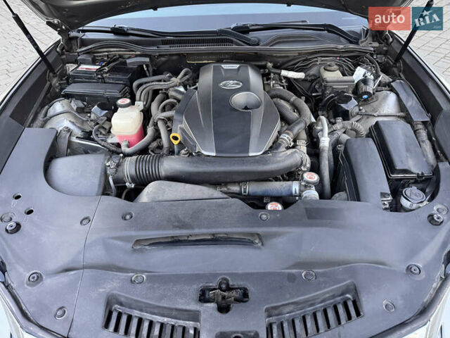 Серый Лексус РС, объемом двигателя 2 л и пробегом 62 тыс. км за 23850 $, фото 73 на Automoto.ua