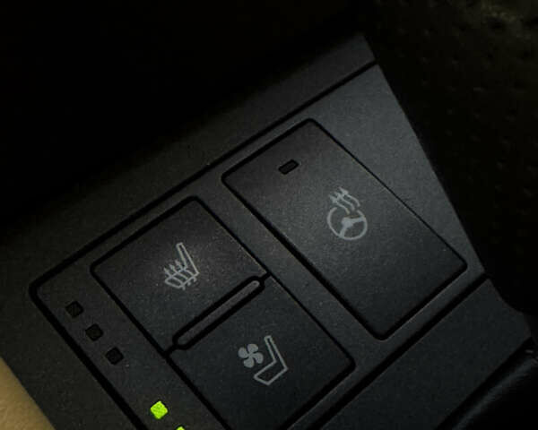 Синій Лексус РС, об'ємом двигуна 3.5 л та пробігом 106 тис. км за 26500 $, фото 19 на Automoto.ua