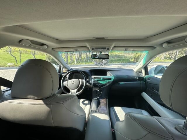 Белый Лексус РХ, объемом двигателя 3.5 л и пробегом 356 тыс. км за 17700 $, фото 7 на Automoto.ua