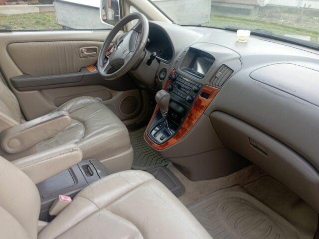 Білий Лексус РХ, об'ємом двигуна 3 л та пробігом 300 тис. км за 3000 $, фото 2 на Automoto.ua