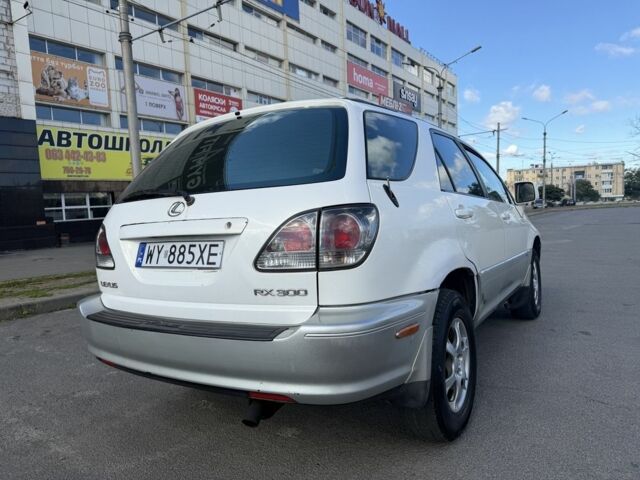 Белый Лексус РХ, объемом двигателя 3 л и пробегом 390 тыс. км за 3200 $, фото 6 на Automoto.ua