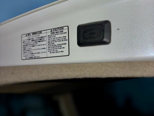 Белый Лексус РХ, объемом двигателя 3.3 л и пробегом 239 тыс. км за 8800 $, фото 14 на Automoto.ua