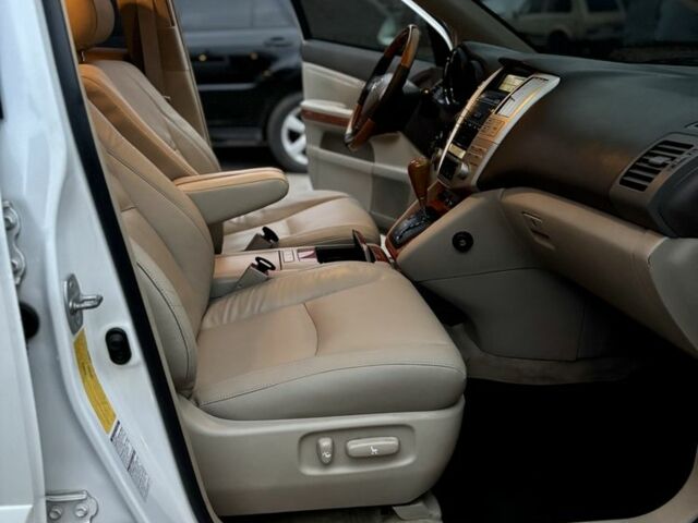 Белый Лексус РХ, объемом двигателя 3.3 л и пробегом 239 тыс. км за 8800 $, фото 8 на Automoto.ua