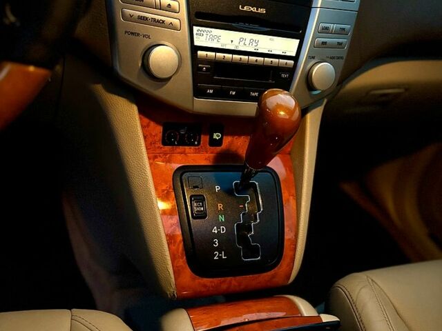 Белый Лексус РХ, объемом двигателя 3.3 л и пробегом 239 тыс. км за 8800 $, фото 10 на Automoto.ua