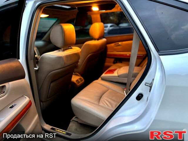 Белый Лексус РХ, объемом двигателя 3.3 л и пробегом 239 тыс. км за 8800 $, фото 11 на Automoto.ua