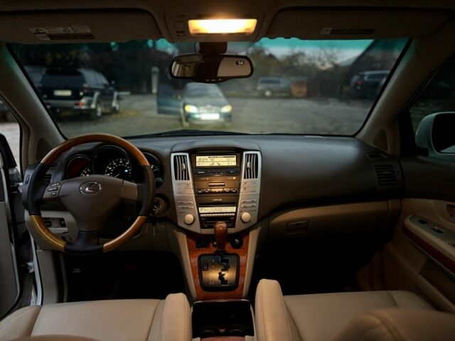 Белый Лексус РХ, объемом двигателя 3.3 л и пробегом 239 тыс. км за 8800 $, фото 7 на Automoto.ua