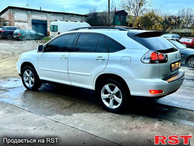 Белый Лексус РХ, объемом двигателя 3.3 л и пробегом 239 тыс. км за 8800 $, фото 3 на Automoto.ua