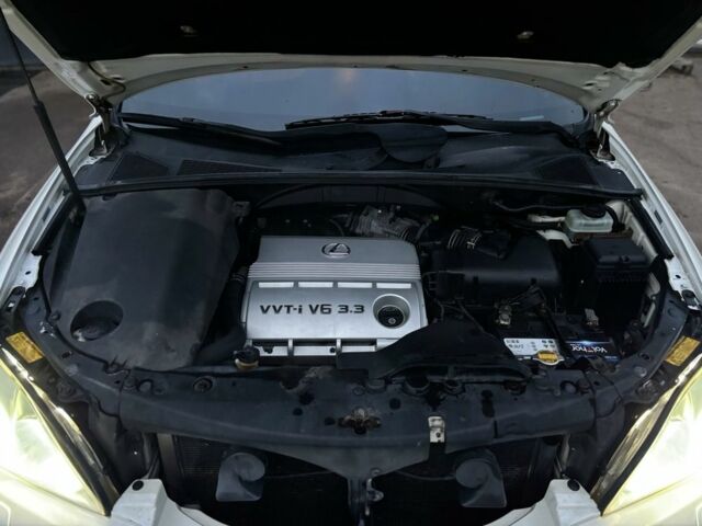 Белый Лексус РХ, объемом двигателя 3.3 л и пробегом 239 тыс. км за 8800 $, фото 21 на Automoto.ua