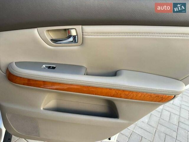 Білий Лексус РХ, об'ємом двигуна 3.3 л та пробігом 192 тис. км за 9990 $, фото 14 на Automoto.ua
