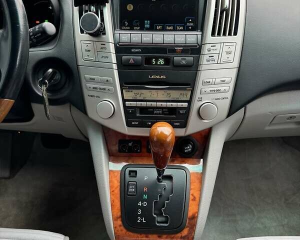 Белый Лексус РХ, объемом двигателя 3.46 л и пробегом 180 тыс. км за 10999 $, фото 48 на Automoto.ua