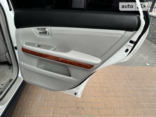 Белый Лексус РХ, объемом двигателя 3.46 л и пробегом 180 тыс. км за 10999 $, фото 43 на Automoto.ua