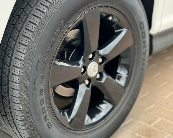 Белый Лексус РХ, объемом двигателя 3.46 л и пробегом 180 тыс. км за 10999 $, фото 61 на Automoto.ua