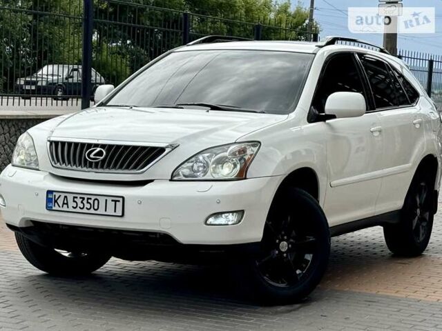 Белый Лексус РХ, объемом двигателя 3.46 л и пробегом 180 тыс. км за 10999 $, фото 1 на Automoto.ua