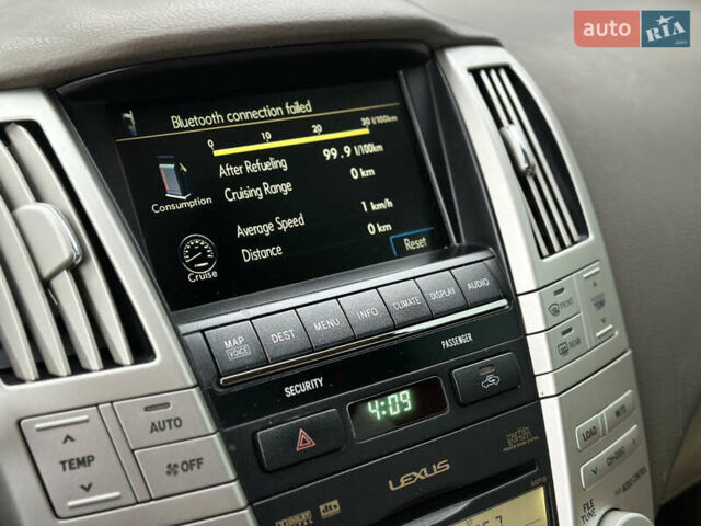 Белый Лексус РХ, объемом двигателя 3.46 л и пробегом 300 тыс. км за 9999 $, фото 10 на Automoto.ua