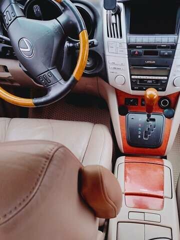 Білий Лексус РХ, об'ємом двигуна 3.31 л та пробігом 272 тис. км за 11000 $, фото 2 на Automoto.ua