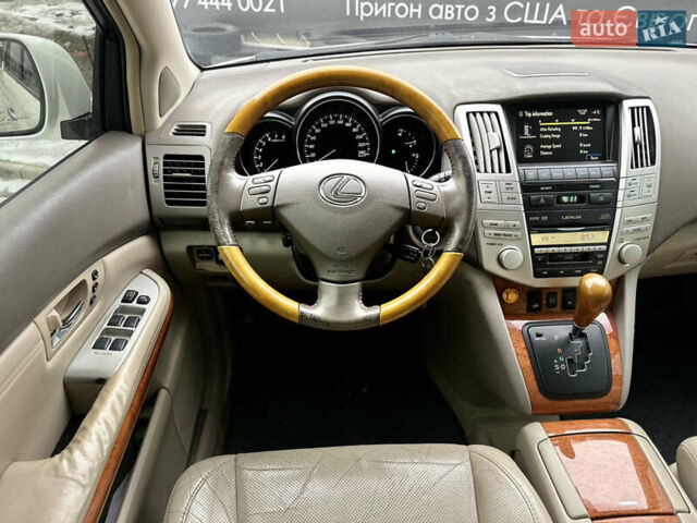 Белый Лексус РХ, объемом двигателя 3.46 л и пробегом 300 тыс. км за 9999 $, фото 14 на Automoto.ua