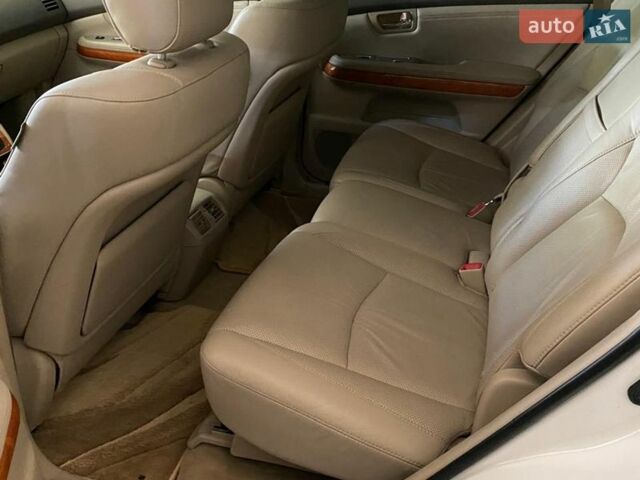 Белый Лексус РХ, объемом двигателя 3.5 л и пробегом 111 тыс. км за 15000 $, фото 8 на Automoto.ua