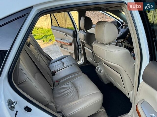Белый Лексус РХ, объемом двигателя 3.46 л и пробегом 218 тыс. км за 9500 $, фото 25 на Automoto.ua