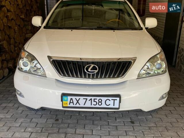 Белый Лексус РХ, объемом двигателя 3.5 л и пробегом 111 тыс. км за 15000 $, фото 1 на Automoto.ua