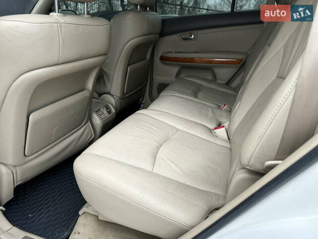 Белый Лексус РХ, объемом двигателя 3.46 л и пробегом 300 тыс. км за 9999 $, фото 13 на Automoto.ua