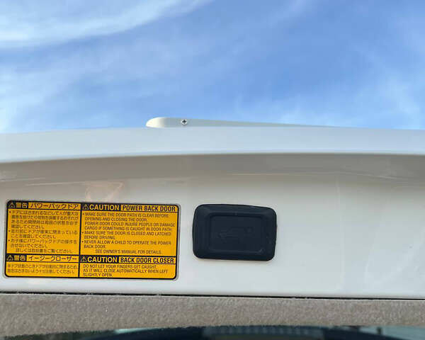 Белый Лексус РХ, объемом двигателя 3.46 л и пробегом 142 тыс. км за 11900 $, фото 10 на Automoto.ua