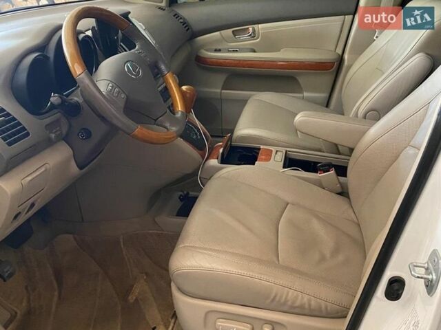 Белый Лексус РХ, объемом двигателя 3.5 л и пробегом 111 тыс. км за 15000 $, фото 7 на Automoto.ua