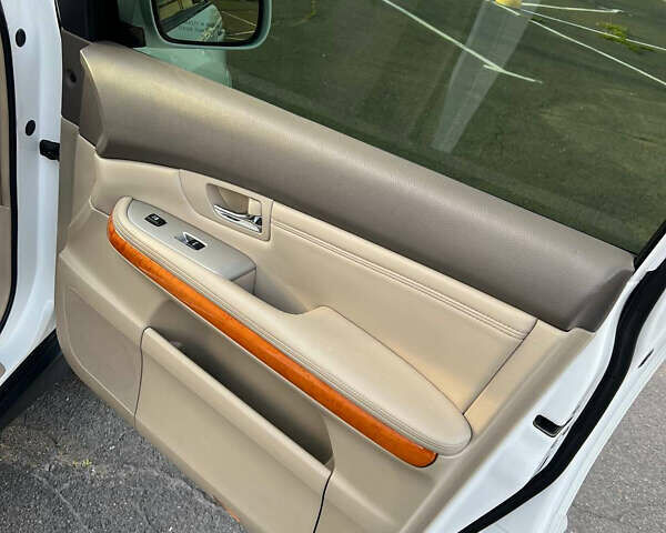 Белый Лексус РХ, объемом двигателя 3.46 л и пробегом 142 тыс. км за 11900 $, фото 20 на Automoto.ua