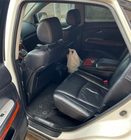 Белый Лексус РХ, объемом двигателя 3.3 л и пробегом 299 тыс. км за 10800 $, фото 5 на Automoto.ua