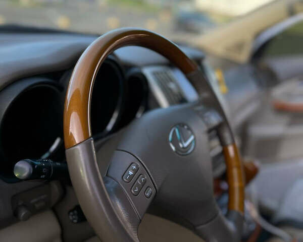 Белый Лексус РХ, объемом двигателя 3.46 л и пробегом 142 тыс. км за 11900 $, фото 5 на Automoto.ua