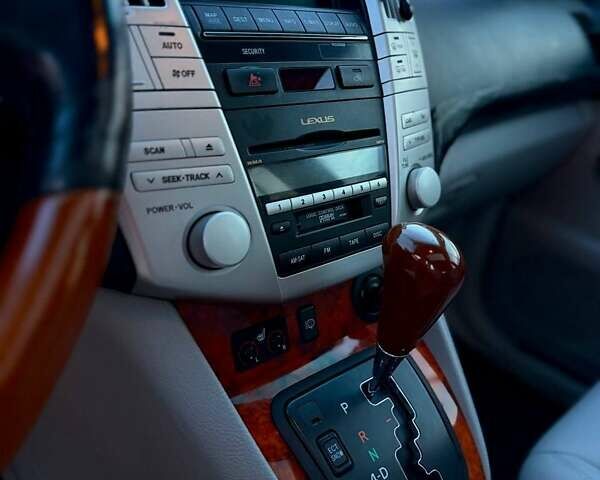 Белый Лексус РХ, объемом двигателя 3.5 л и пробегом 320 тыс. км за 12700 $, фото 14 на Automoto.ua